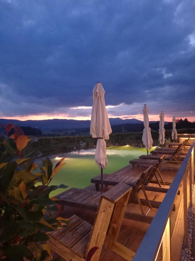 Glamping Maleric With Natural Pool Dragatuš Kültér fotó