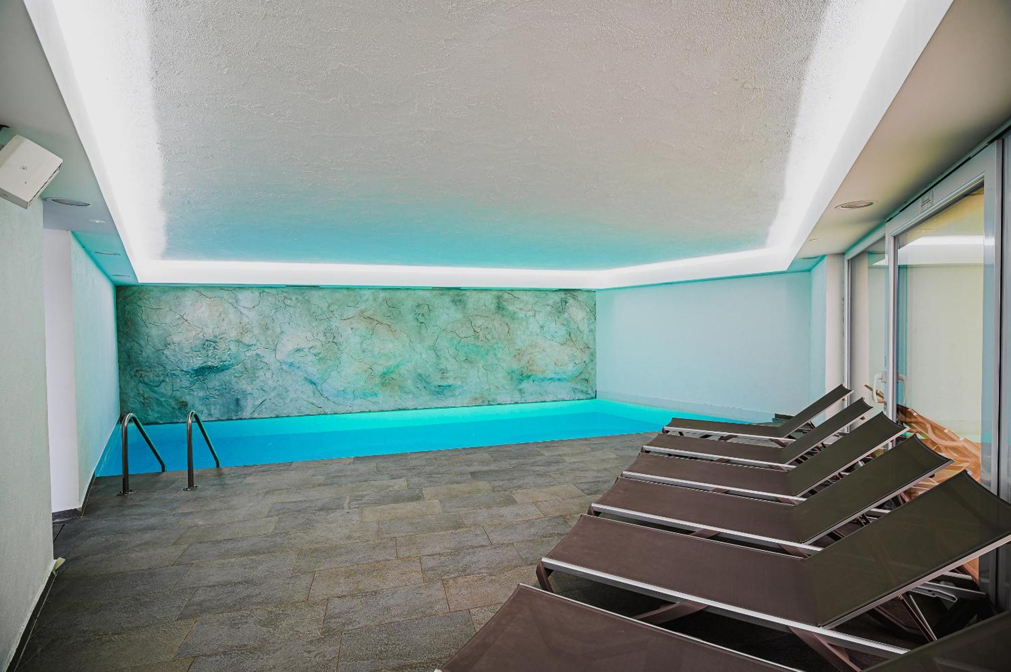 Glamping Maleric With Natural Pool Dragatuš Kültér fotó